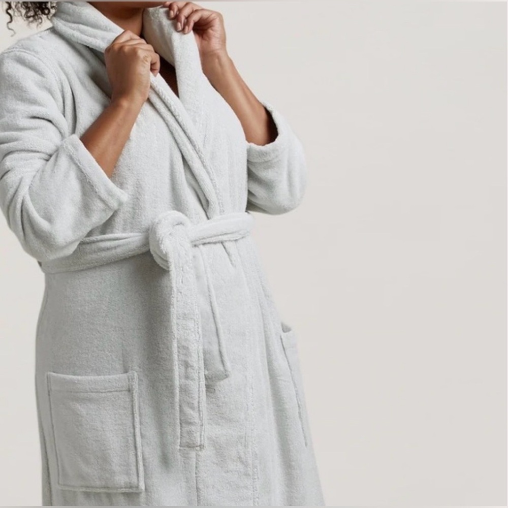 Parachute Luxurious Turkish style Robe size M in the color Mineral NWT - Picture 5 of 13